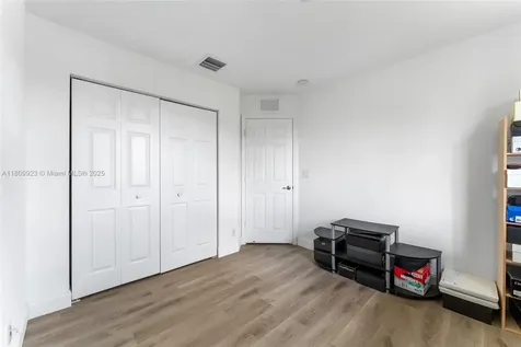 4011 NW 92nd Avenue Sunrise FL 33351