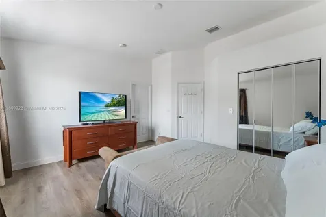 4011 NW 92nd Avenue Sunrise FL 33351