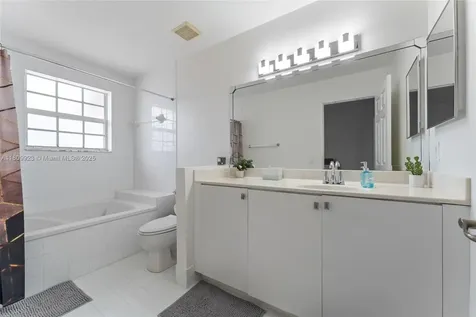 4011 NW 92nd Avenue Sunrise FL 33351