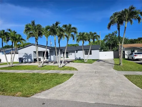 19115 Bel Aire Drive Cutler Bay FL 33157