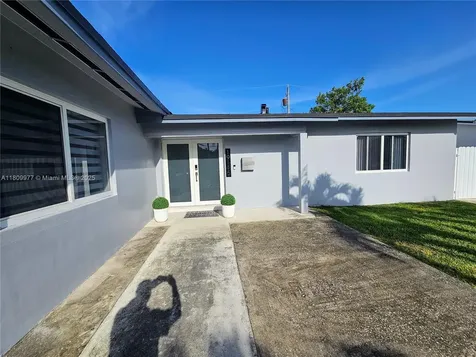 19115 Bel Aire Drive Cutler Bay FL 33157