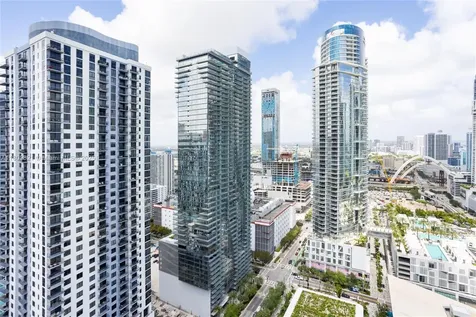 159 NE 6th Street Miami FL 33132