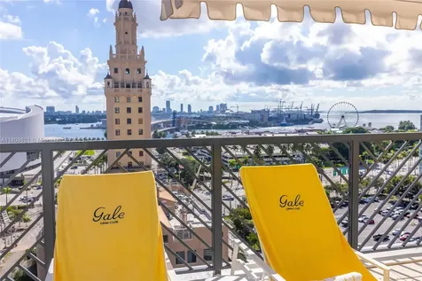 159 NE 6th Street Miami FL 33132