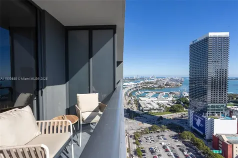159 NE 6th Street Miami FL 33132