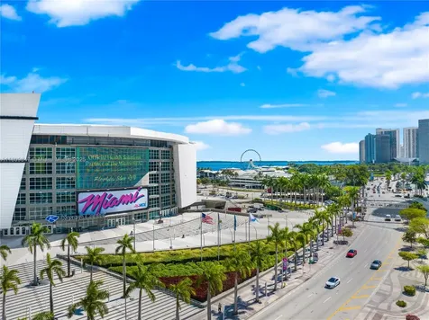 159 NE 6th Street Miami FL 33132