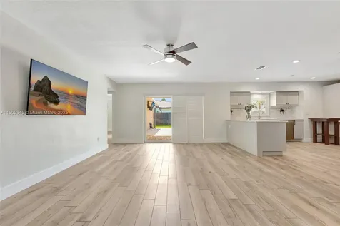 651 E Lake Dasha Drive Plantation FL 33324