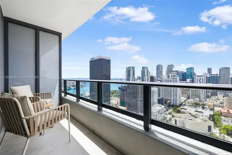 159 NE 6th Street Miami FL 33132