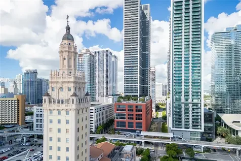 159 NE 6th Street Miami FL 33132