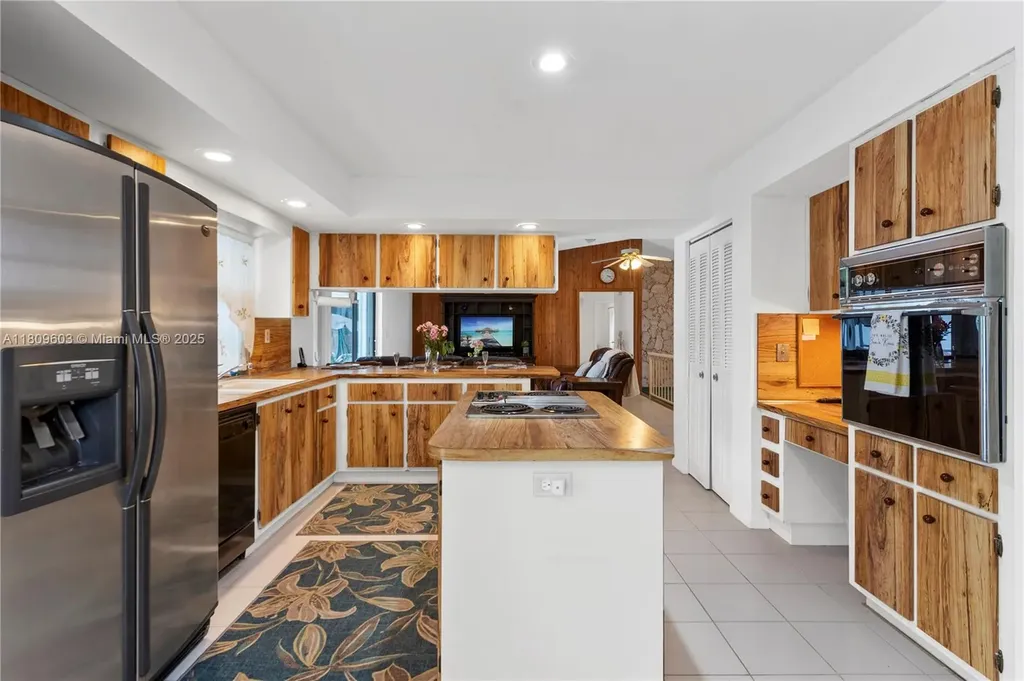 988 NW 110th Avenue Coral Springs FL 33071