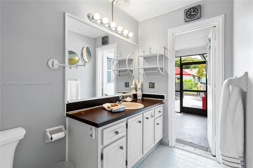 988 NW 110th Avenue Coral Springs FL 33071