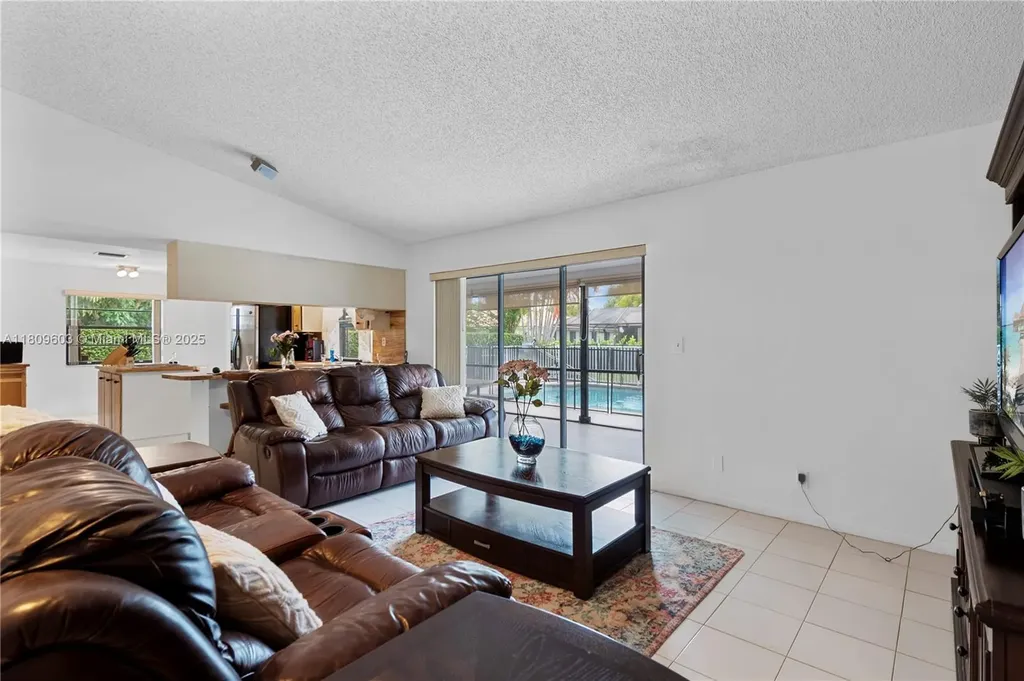 988 NW 110th Avenue Coral Springs FL 33071