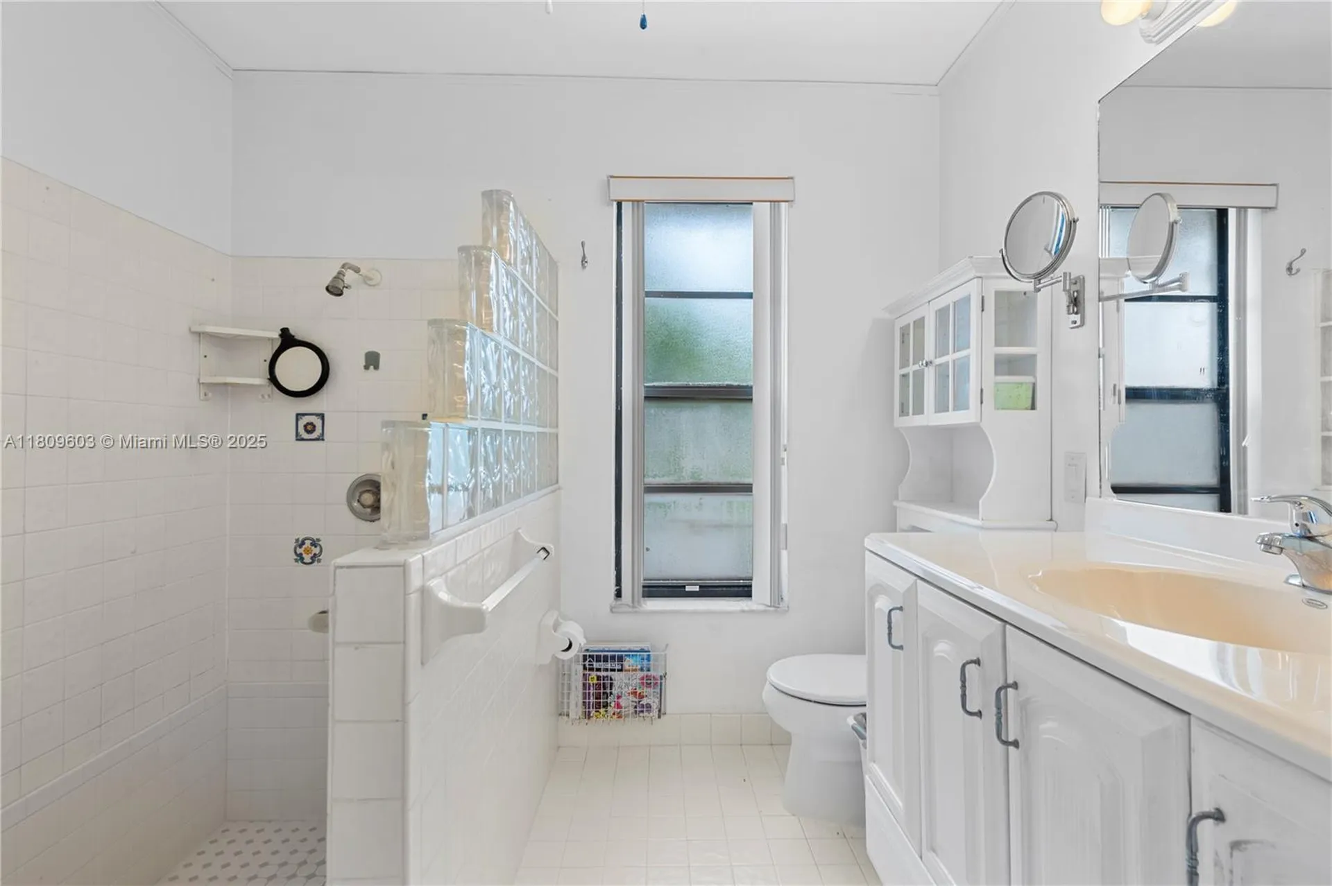 988 NW 110th Avenue Coral Springs FL 33071