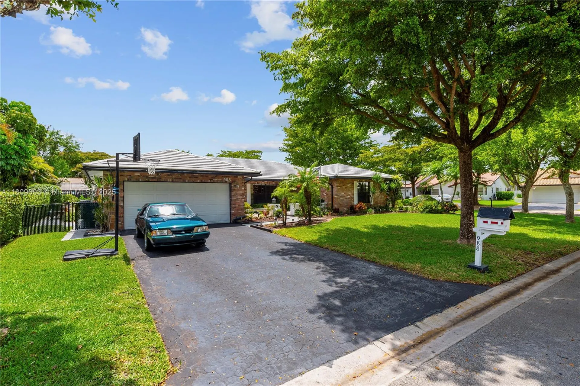 988 NW 110th Avenue Coral Springs FL 33071