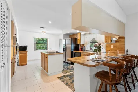 988 NW 110th Avenue Coral Springs FL 33071