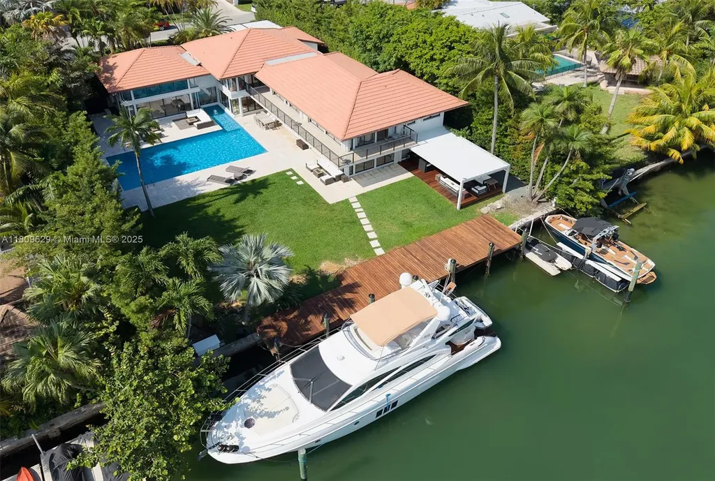 201 Knollwood Drive Key Biscayne FL 33149