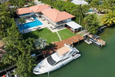 201 Knollwood Drive Key Biscayne FL 33149