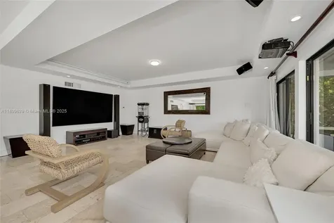 201 Knollwood Drive Key Biscayne FL 33149
