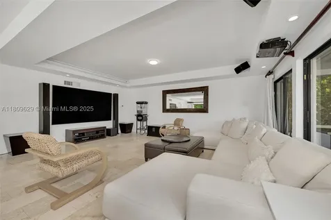 201 Knollwood Drive Key Biscayne FL 33149