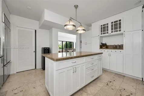 201 Knollwood Drive Key Biscayne FL 33149