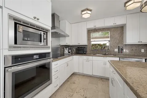 201 Knollwood Drive Key Biscayne FL 33149
