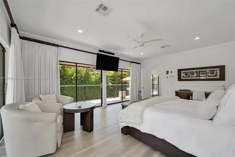 201 Knollwood Drive Key Biscayne FL 33149