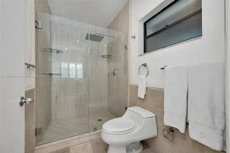 201 Knollwood Drive Key Biscayne FL 33149