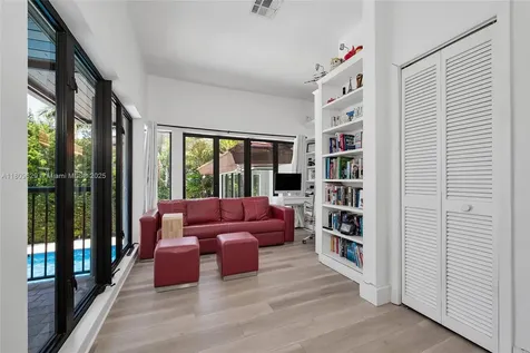 201 Knollwood Drive Key Biscayne FL 33149
