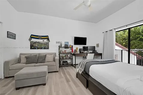 201 Knollwood Drive Key Biscayne FL 33149