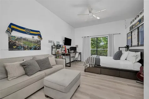 201 Knollwood Drive Key Biscayne FL 33149