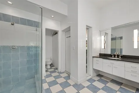 201 Knollwood Drive Key Biscayne FL 33149