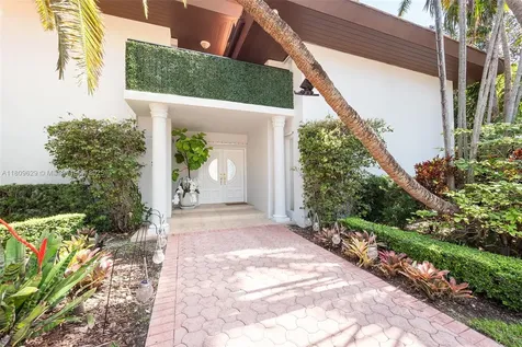 201 Knollwood Drive Key Biscayne FL 33149