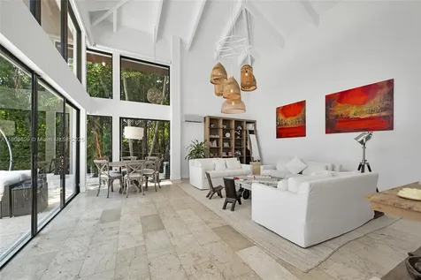 201 Knollwood Drive Key Biscayne FL 33149
