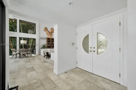 201 Knollwood Drive Key Biscayne FL 33149