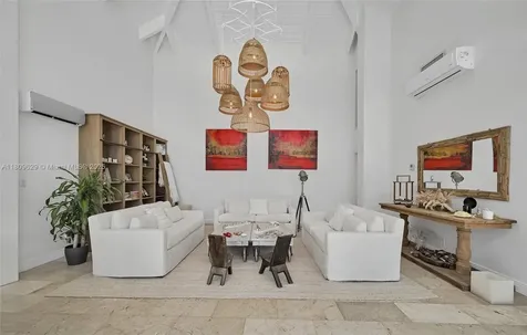 201 Knollwood Drive Key Biscayne FL 33149