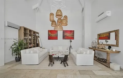 201 Knollwood Drive Key Biscayne FL 33149