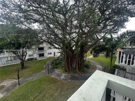 Miami FL 33162