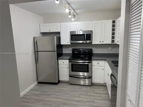 721 N Pine Island Road Plantation FL 33324