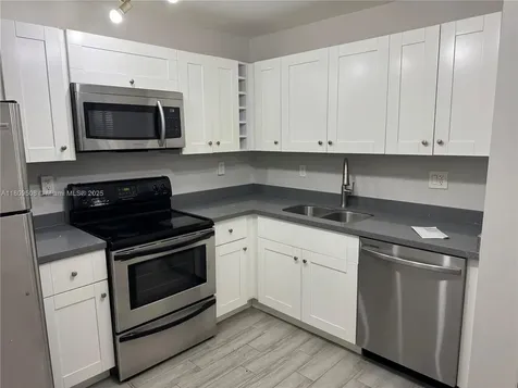 721 N Pine Island Road Plantation FL 33324
