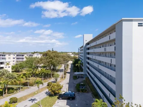 1770 NE 191st Street Miami FL 33179