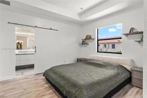 3336 W 91st Terrace Hialeah FL 33018