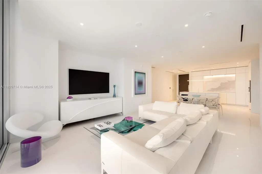 300 Biscayne Blvd Way Miami FL 33131