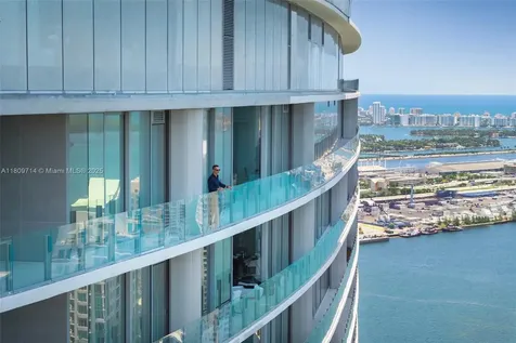 300 Biscayne Blvd Way Miami FL 33131