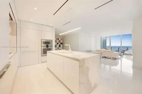 300 Biscayne Blvd Way Miami FL 33131
