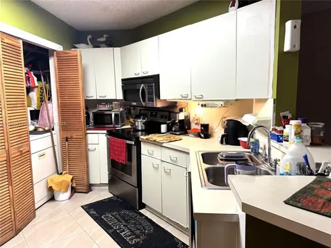 6276 NW 186th Street Hialeah FL 33015