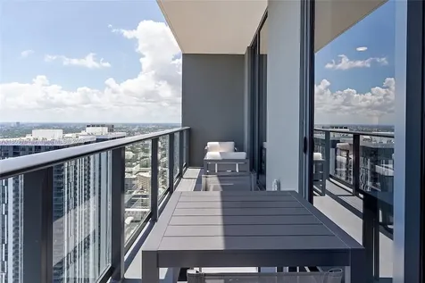 601 NE 1st Avenue Miami FL 33132