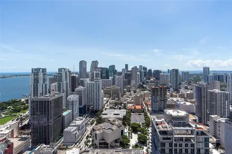 601 NE 1st Avenue Miami FL 33132