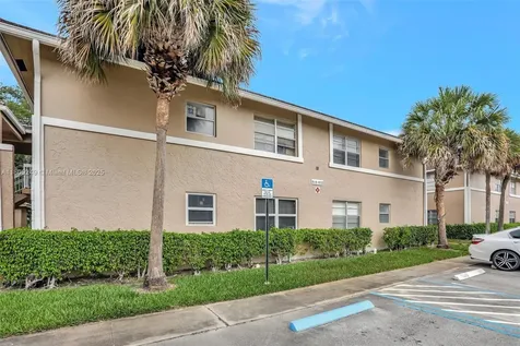826 Twin Lakes Drive Coral Springs FL 33071