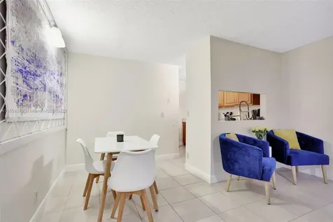826 Twin Lakes Drive Coral Springs FL 33071