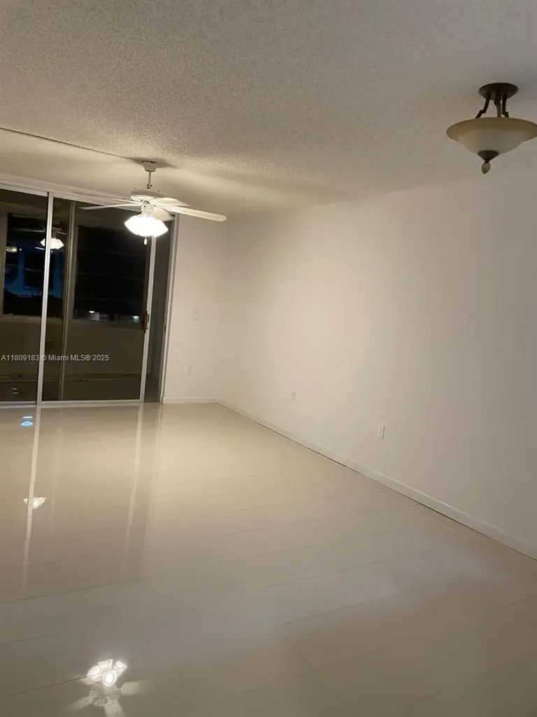 6850 R O Y A L Palm Bl Margate FL 33063