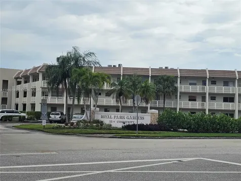 6850 R O Y A L Palm Bl Margate FL 33063